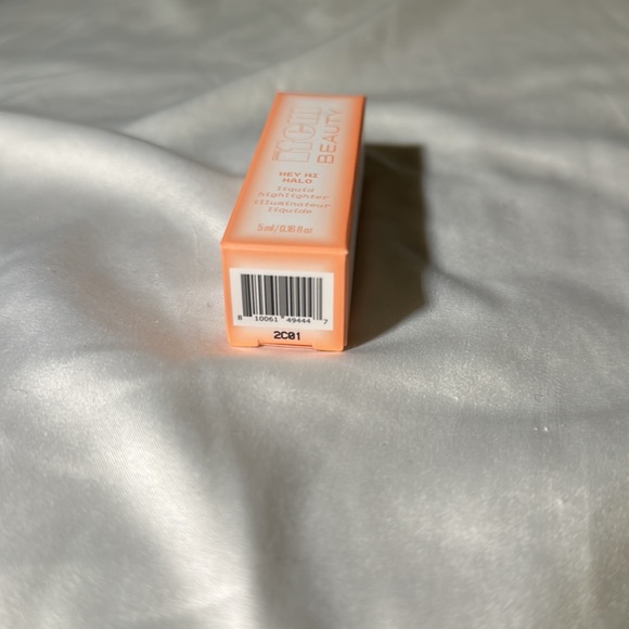 3/$10 Item Beauty Hey Hi Halo Highlighter - Picture 3 of 6